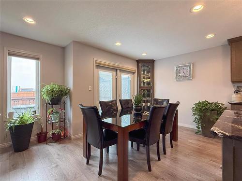 55 Outback Drive, Brandon, MB - Indoor Photo Showing Dining Room