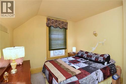 26 Brantdale Avenue, Hamilton, ON - Indoor Photo Showing Bedroom