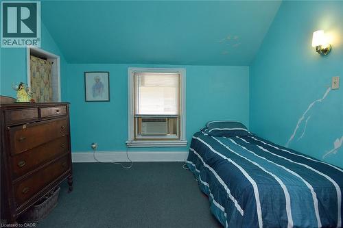 26 Brantdale Avenue, Hamilton, ON - Indoor Photo Showing Bedroom