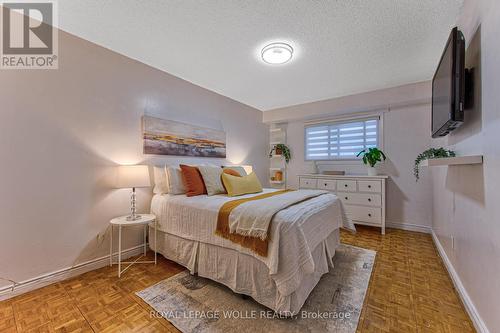2560 Palisander Avenue, Mississauga, ON - Indoor Photo Showing Bedroom