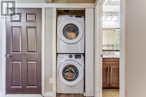 2560 Palisander Avenue, Mississauga, ON - Indoor Photo Showing Laundry Room