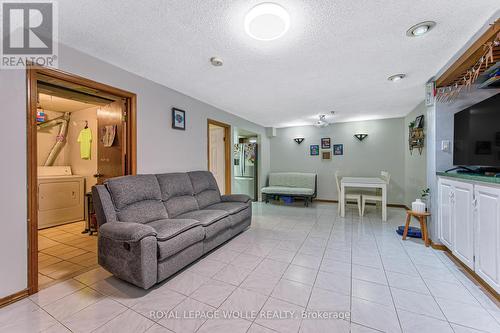 2560 Palisander Avenue, Mississauga, ON - Indoor Photo Showing Living Room