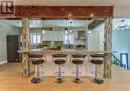 2560 Palisander Avenue, Mississauga, ON - Indoor Photo Showing Kitchen