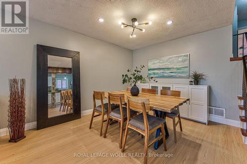 2560 Palisander Avenue, Mississauga, ON - Indoor Photo Showing Dining Room