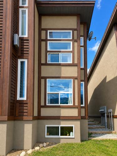3-1110 11th Avenue  Golden, BC V0A 1H0