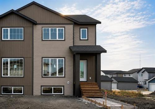60 Perseus Way, Winnipeg, MB - Outdoor With Facade