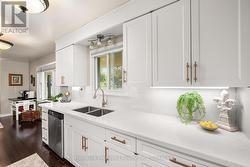 Quartz counter tops - 