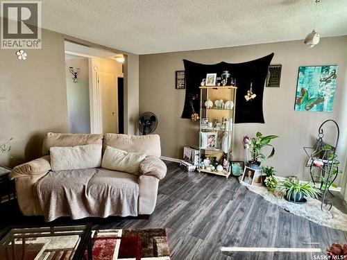 430 Centre Street, Middle Lake, SK - Indoor Photo Showing Living Room