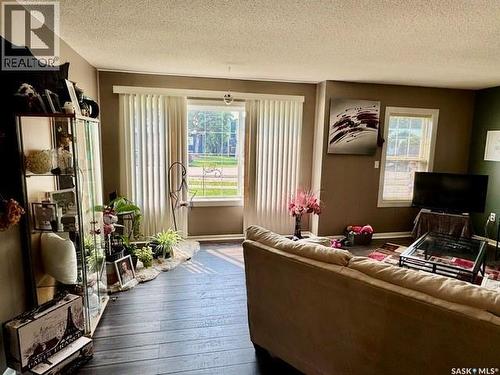 430 Centre Street, Middle Lake, SK - Indoor Photo Showing Living Room