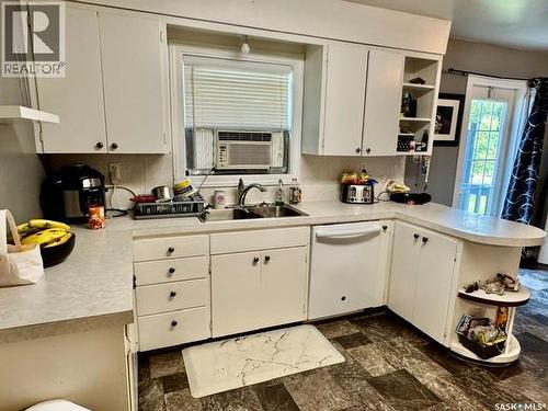 430 Centre Street, Middle Lake, SK - Indoor Photo Showing Kitchen