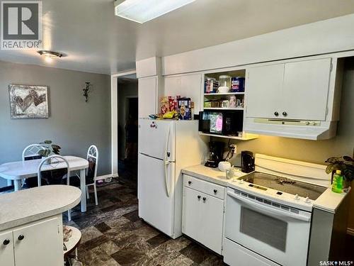 430 Centre Street, Middle Lake, SK - Indoor Photo Showing Kitchen