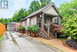 73 MARGERY AVENUE St. Catharines (Haig), ON L2R 6K2