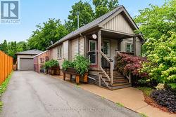 73 MARGERY AVENUE St. Catharines (Haig), ON L2R 6K2