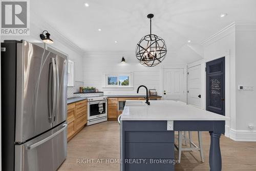 34630 Second Line, Southwold, ON - Indoor Photo Showing Kitchen With Upgraded Kitchen