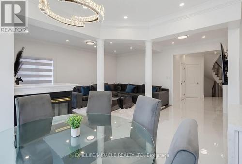7350 Glamorgan Way, Mississauga, ON - Indoor Photo Showing Dining Room