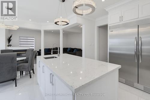 7350 Glamorgan Way, Mississauga, ON - Indoor Photo Showing Dining Room
