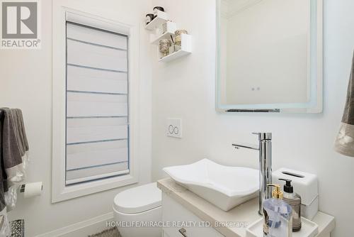 7350 Glamorgan Way, Mississauga, ON - Indoor Photo Showing Bathroom