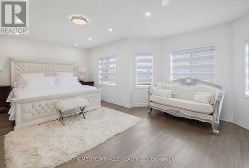 7350 Glamorgan Way, Mississauga, ON - Indoor Photo Showing Bedroom