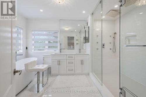 7350 Glamorgan Way, Mississauga, ON - Indoor Photo Showing Bathroom
