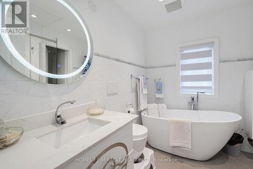 7350 Glamorgan Way, Mississauga, ON - Indoor Photo Showing Bathroom
