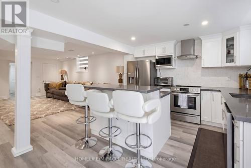 7350 Glamorgan Way, Mississauga, ON - Indoor Photo Showing Kitchen With Upgraded Kitchen