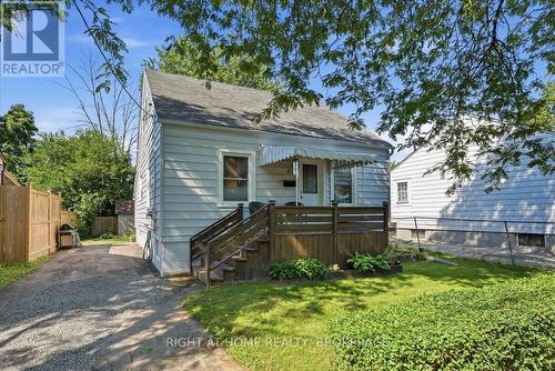 63 PLYMOUTH AVENUE  St. Catharines (E. Chester), ON L2R 2Y3