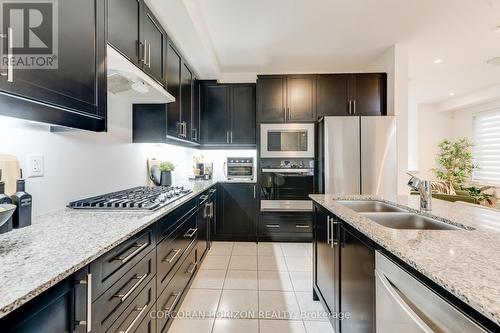 15 Mountainside Crescent, Whitby, ON - Indoor Photo Showing Kitchen With Double Sink With Upgraded Kitchen