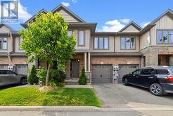 17 SOUTHSHORE CRESCENT Hamilton, ON L8E 0J3