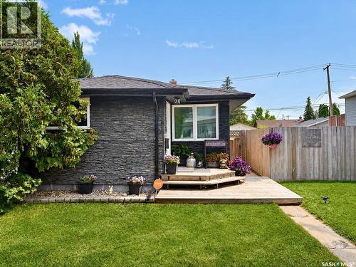 924 Weldon Avenue, Saskatoon, SK - Outdoor