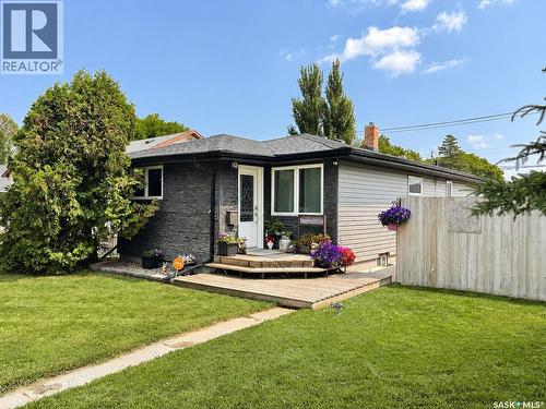 924 Weldon Avenue, Saskatoon, SK - Outdoor With Deck Patio Veranda
