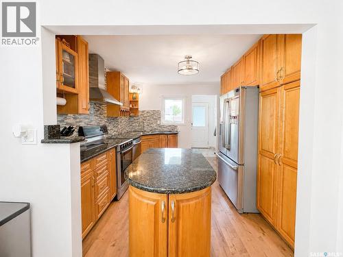924 Weldon Avenue, Saskatoon, SK - Indoor Photo Showing Kitchen