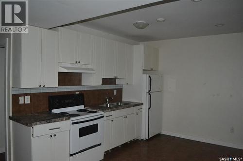 417 S Avenue S, Saskatoon, SK - Indoor Photo Showing Kitchen