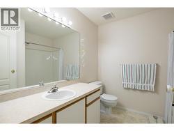 4 piece main bathroom - 