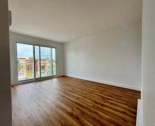 Salon - 3-154 6E Avenue, Laval (Laval-Des-Rapides), QC - Indoor Photo Showing Other Room