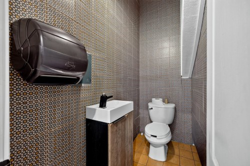 Salle de bains - 121 Rue De La Commune O., Montréal (Ville-Marie), QC - Indoor