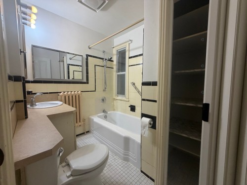 Bathroom - 1-5416 14E Avenue, Montréal (Rosemont/La Petite-Patrie), QC - Indoor Photo Showing Bathroom