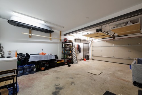 Garage - 2404 Place Jubilee, Saint-Lazare, QC - Indoor Photo Showing Garage