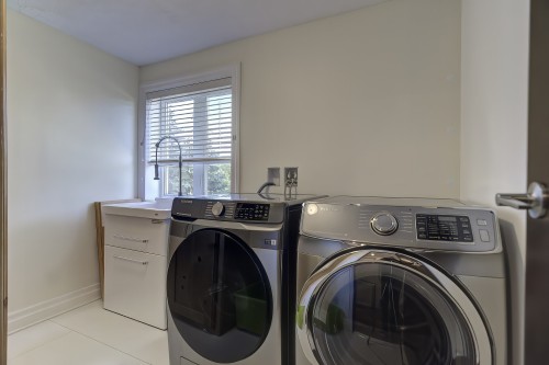 Salle de lavage - 286 Rue Winters, Baie-D'Urfé, QC - Indoor Photo Showing Laundry Room