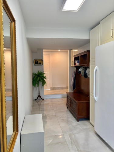Hall d'entrée/Vestibule - 286 Rue Winters, Baie-D'Urfé, QC - Indoor Photo Showing Other Room
