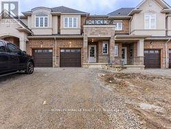 32 VICKERS ROAD Hamilton, ON L9A 1Y1