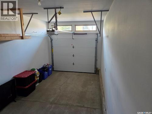 103 115 Shepherd Crescent, Saskatoon, SK - Indoor Photo Showing Garage