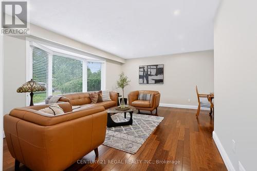5324 Linbrook Road, Burlington, ON - Indoor Photo Showing Living Room