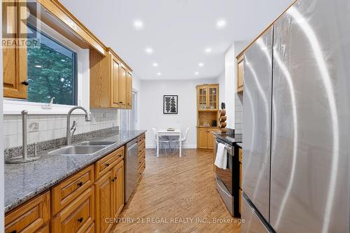 5324 Linbrook Road, Burlington, ON - Indoor Photo Showing Kitchen With Double Sink