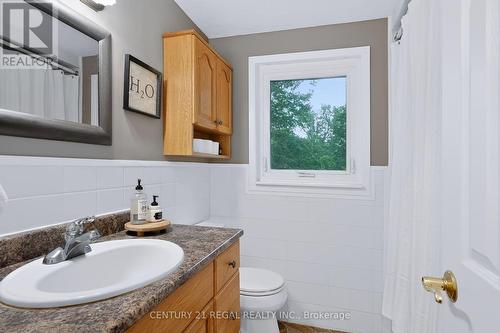 5324 Linbrook Road, Burlington, ON - Indoor Photo Showing Bathroom