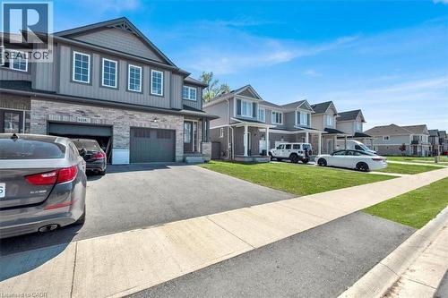 9338 WHITE OAK Avenue  Niagara Falls, ON L2G 3P6