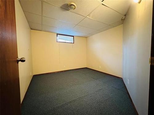 10 Burdick Pl, Winnipeg, MB - Indoor