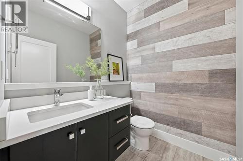 1513 Prince Of Wales Avenue, Saskatoon, SK - Indoor Photo Showing Bathroom