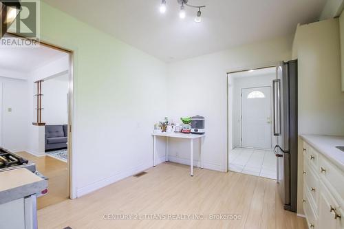 9 Minos Crescent, Toronto, ON - Indoor