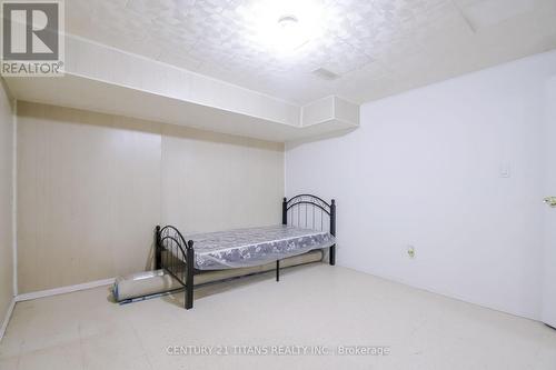 9 Minos Crescent, Toronto, ON - Indoor