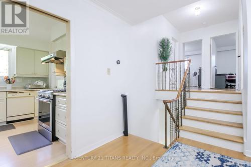 9 Minos Crescent, Toronto, ON - Indoor